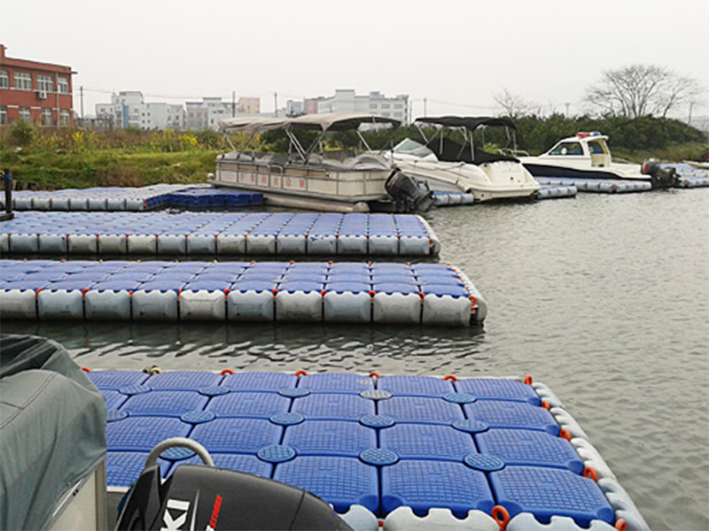 Ngambang tabung pontoon